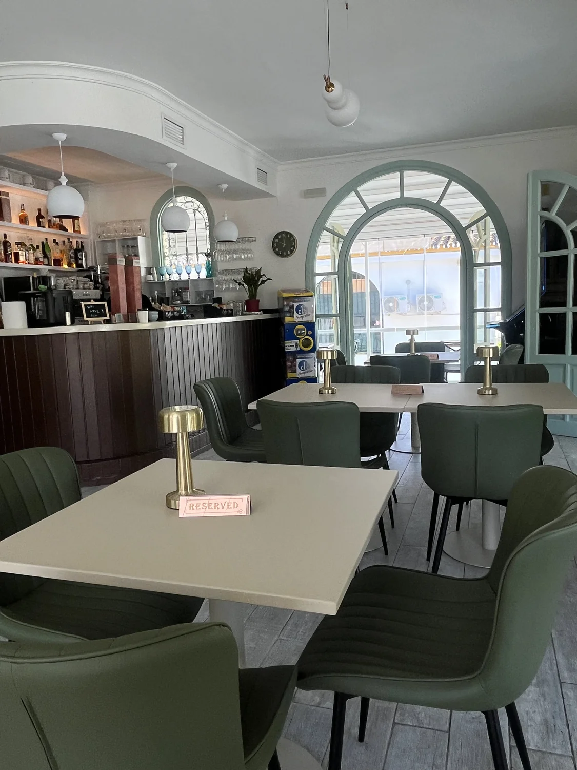 Interior con bar